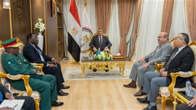 لبحث أوجه التعاون المشترك..  وزير الدولة للإنتاج الحربي يستقبل السفير التنزاني