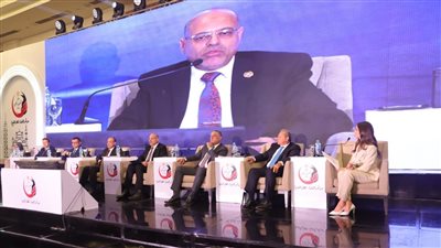 وزير العمل: حريصون على  بناء العامل المصرى وتأهيله ليواكب المناخ الاستثماري الجديد