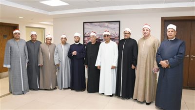 وزير الأوقاف: نوقر حملة القرآن الكريم وأهل القرآن تيجان على الرؤوس