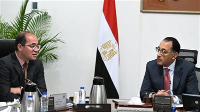 رئيس الوزراء يتابع مع وزير المالية عدداً من ملفات العمل