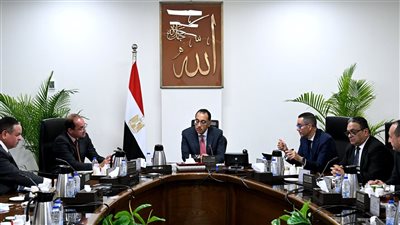 رئيس الوزراء يتابع عمل منظومة التسجيل المسبق للشحنات 