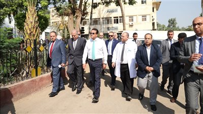 نائب رئيس مجلس الوزراء ووزير الصحة يتفقد مستشفى صدر العباسية 