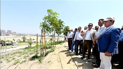 وزير الإسكان يتابع تقدم الأعمال بمشروع 