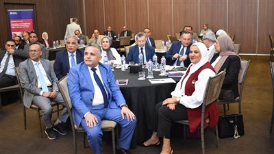 رئيس جامعة السويس يشارك فعاليات ندوة 