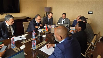 وزير الخارجية يلتقي مع نائبة رئيس مفوضية الاتحاد الأفريقي