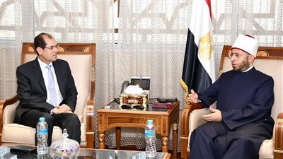 وزير الأوقاف يستقبل رئيس لجنة الشئون الدينية بمجلس الشيوخ 