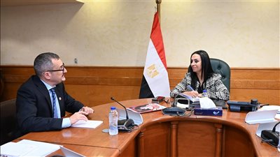 وزيرة التضامن تلتقي المدير القطري لهيئة إنقاذ الطفولة