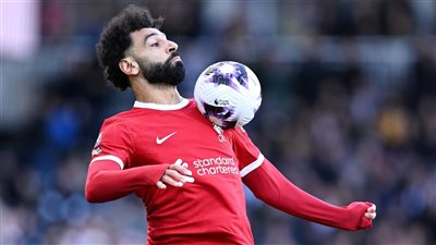 سلوت يتمسك ببقاء محمد صلاح فى ليفربول الموسم المقبل