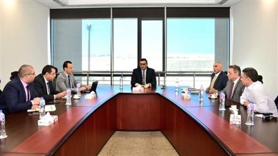 وزير الإسكان يستعرض خطط شركات التسويق العقاري لتسويق المشروعات السكنية بالمدن الجديدة