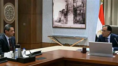 رئيس الحكومة يتابع مع محافظ السويس موقف تنفيذ مشروع المبادرة الرئاسية