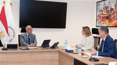 سويلم يبحث مع مسئولى السفارة الهولندية بالقاهرة سُبل تعزيز التعاون بين مصر وهولندا في مجال إدارة المياه