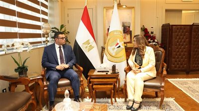 وزيرا الإسكان والتنمية المحلية والمدير الإقليمي لـ