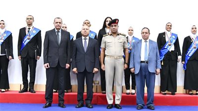 الأكاديمية العسكرية المصرية تحتفل بتخرج دورات جديدة من العاملين بوزارتى النقل والمالية