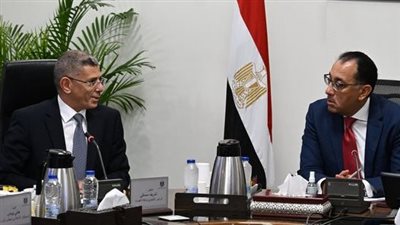 رئيس الوزراء يتابع مع الرئيس التنفيذي لوكالة الفضاء المصرية عدداً من ملفات العمل