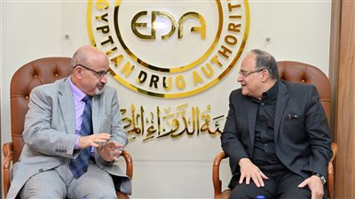 رئيس هيئة الدواء يلتقي أعضاء منظمة الصحة العالمية 
