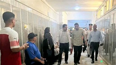 محافظ السويس في جولة مفاجئة لعدد من مواقع العمل والمصالح الحكومية 