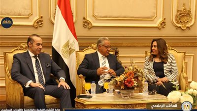 وزير الشئون النيابية والقانونية ووزيرة التنمية المحلية يناقشان عددًا من الملفات والموضوعات التي تشكِّل أولويات المواطنين