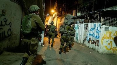 اشتباكات بين فصائل فلسطينية والاحتلال خلال اقتحام مخيم بلاطة