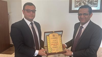 وزير الإسكان يستقبل نقيب الصحفيين للتهنئة بتوليه حقيبة الإسكان وبحث مطالب الصحفيين