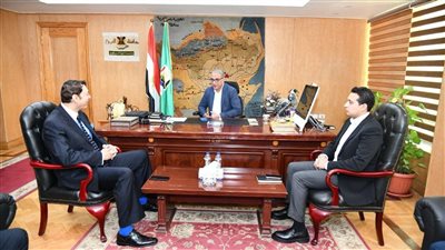 محافظ الفيوم يناقش آليات تنظيم مهرجان رياضي لطلاب الجامعات المصرية