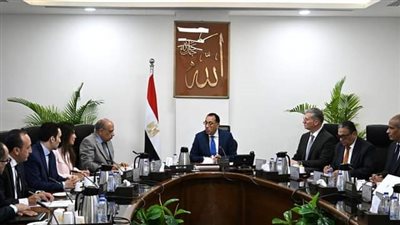 رئيس الوزراء يُتابع مشروعات شركة 