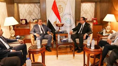 رئيس هيئة الرعاية الصحية يلتقي نقيب المحامين ورئيس اتحاد المحامين العرب لبحث سبل التعاون 