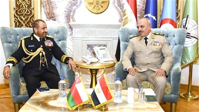 رئيس الأركان حرب يلتقي رئيس أركان قوات السلطان المسلحة بسلطنة عمان