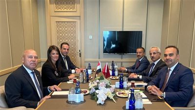 المشاط تلتقي وزيري النقل والبنية التحتية والمالية والخزانة بتركيا