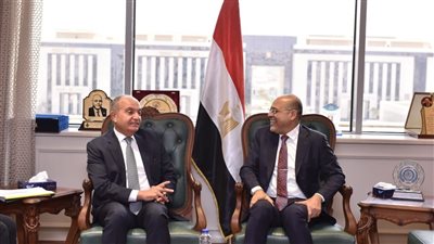 وزير العمل يستقبل سفير الأردن لدى القاهرة لبحث ملفات مشتركة