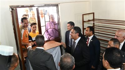 وزير التموين ومحافظ الفيوم يتفقدان الصومعة المعدنية والمخبز الآلي وخطوط الإنتاج بفرع مطاحن مصر الوسطى 