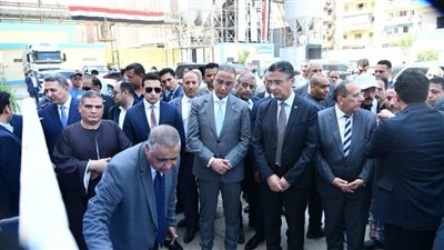 وزير التموين ومحافظ الفيوم يتفقدان الصومعة المعدنية والمخبز الآلي وخطوط الإنتاج بفرع مطاحن مصر الوسطى 