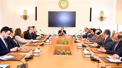 وزير الخارجية والهجرة وشئون المصريين بالخارج يجتمع مع قيادات وأعضاء القطاع الإفريقي بوزارة الخارجية