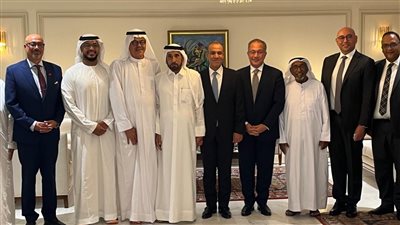 وزير الخارجية يعقد اجتماعاً مع عدد من المستثمرين الإماراتيين