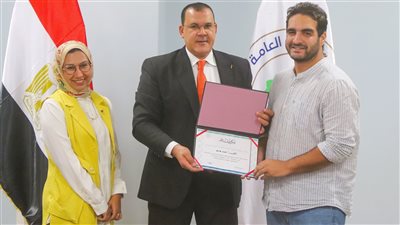  الحفناوي يكرم فريق عمل وحدة طب أسرة المشروع بالسويس