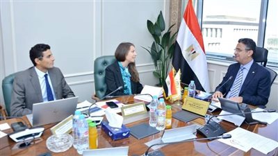 وزير التموين والتجارة الداخلية يستقبل وفد الوكالة الفرنسية للتنمية