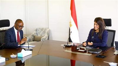 وزيرة التخطيط تبحث مع وفد مؤسسة التمويل الدولية (IFC) زيادة مشاركة القطاع الخاص في جهود التنمية 