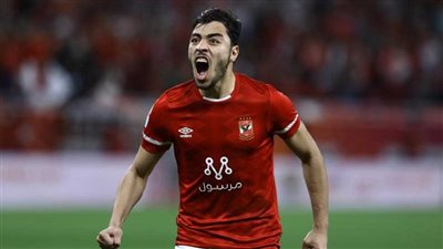 الأهلي يمدد عقد أكرم توفيق ويضمّه للفئة الثانية 