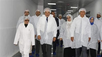 في جولة ميدانية.. وزير قطاع الأعمال يتفقد أعمال التطوير بشركة النيل للأدوية
