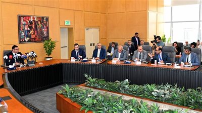 وزير الإسكان: خطة عمل مكثفة لإنهاء وتسليم الوحدات السكنية بمختلف أنواعها بالمدن الجديدة لحاجزيها 