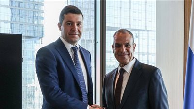 خلال زيارته لموسكو.. وزير الخارجية يجتمع مع وزير الصناعة والتجارة الروسي