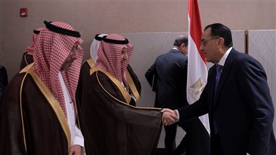 رئيس الوزراء يلتقي وزير الصناعة والثروة المعدنية السعودي لبحث سبل التعاون