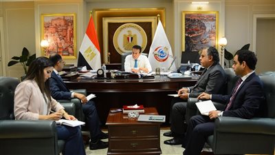 نائب رئيس مجلس الوزراء وزير الصحة يستقبل السفير المصري بجنوب أفريقيا