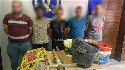 ضبط خمسة أشخاص بتهمة الحفر والتنقيب غير المشروع عن الآثار