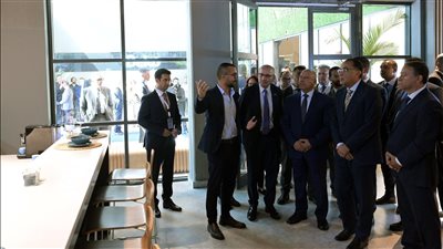 رئيس الوزراء يفتتح مجمع تصنيع الأجهزة المنزلية لشركة 