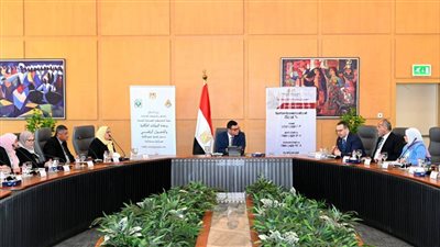 وزير الإسكان يتابع سير العمل بقطاع التخطيط والمشروعات بهيئة المجتمعات العمرانية الجديدة