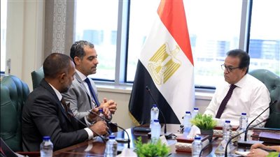 وزير الصحة يلتقي رؤساء مجلس إدارات الشركات التابعة لمجموعة «فارما جروب» لبحث تعظيم الاستثمارات