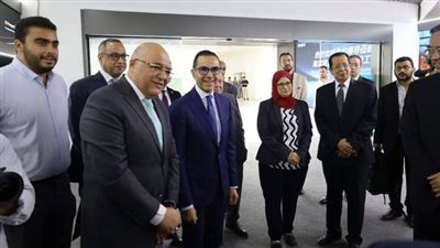 وزير الاستثمار والتجارة الخارجية يضع حجر الأساس للمرحلة الثانية لمجمع هاير الصناعي بالعاشر من رمضان