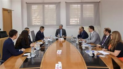 وزير السياحة والآثار يعقد اجتماعاً مع إحدى الشركات الكبرى الرائدة في مجال البواخر السياحية النهرية والبحرية 