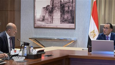 رئيس الوزراء يلتقي وزير العمل لاستعراض عدد من ملفات عمل الوزارة