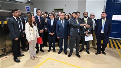 الوزير يفتتح توسعات مصنع القاهرة للصناعات الغذائية (كرافت هاينز) بمدينة السادس من أكتوبر ويتفقد خطوط الانتاج الجديدة